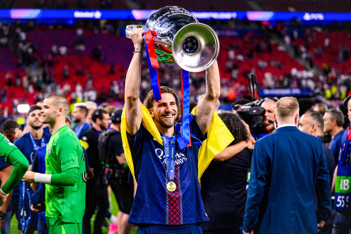 英媒:巴黎中卫扎巴尔尼被推荐给利物浦